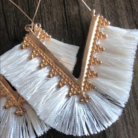 Tassel earrings white - Picture 2 of 4